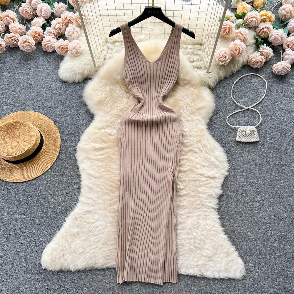 V neck sleeveless knitted dress