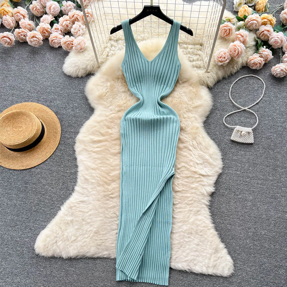 V neck sleeveless knitted dress