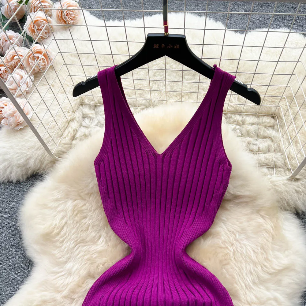 V neck sleeveless knitted dress