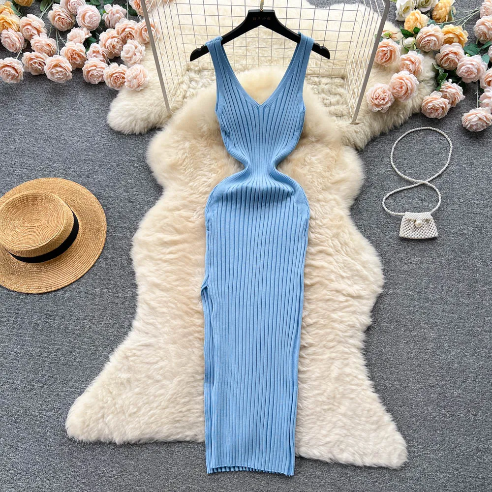 V neck sleeveless knitted dress